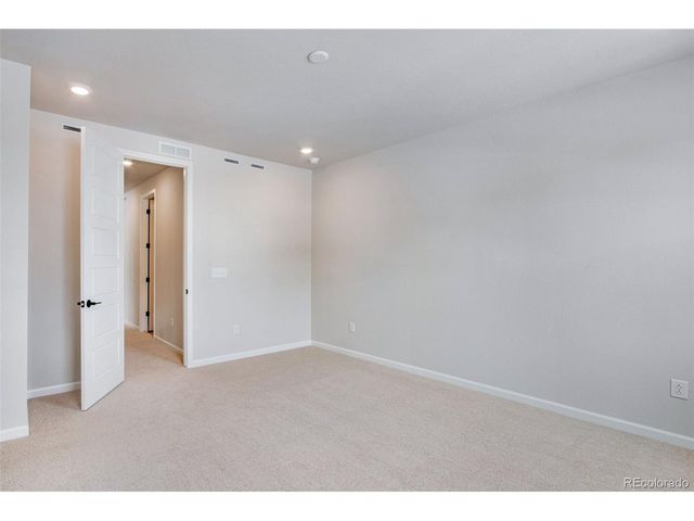 1423 Great Western Dr, Longmont, CO 80501