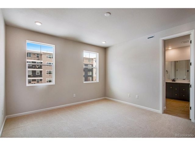 1423 Great Western Dr, Longmont, CO 80501