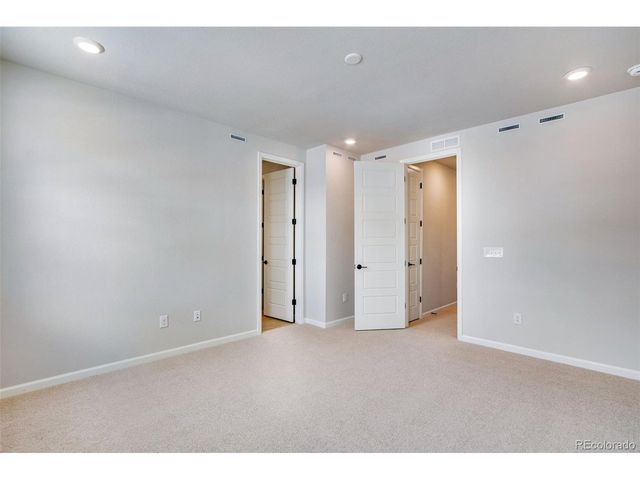 1423 Great Western Dr, Longmont, CO 80501