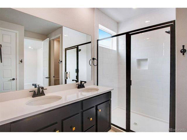 1423 Great Western Dr, Longmont, CO 80501