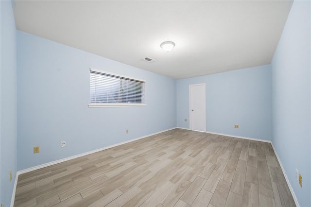 11711 Roos Rd Road, Houston, TX 77072