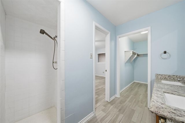 11711 Roos Rd Road, Houston, TX 77072