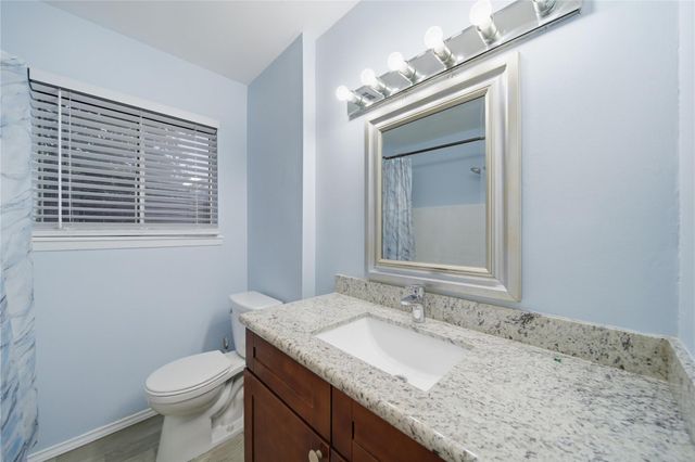 11711 Roos Rd Road, Houston, TX 77072