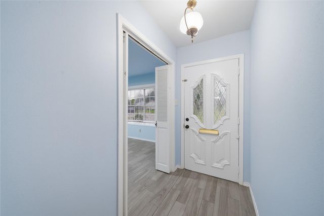 11711 Roos Rd Road, Houston, TX 77072