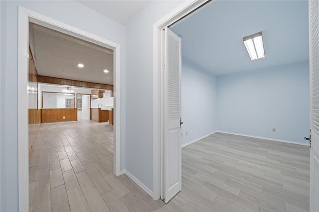 11711 Roos Rd Road, Houston, TX 77072