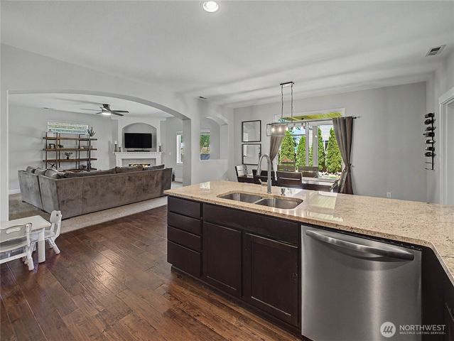 2521 12th Avenue NW, Puyallup, WA 98371