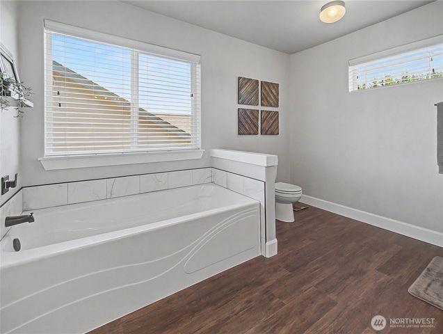 2521 12th Avenue NW, Puyallup, WA 98371