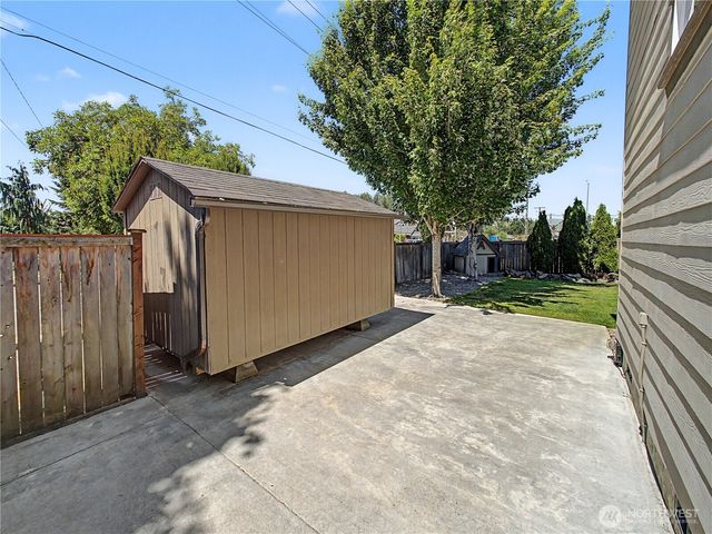 2521 12th Avenue NW, Puyallup, WA 98371