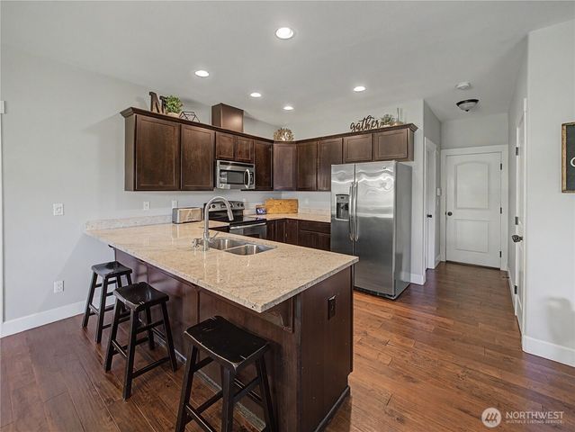 2521 12th Avenue NW, Puyallup, WA 98371