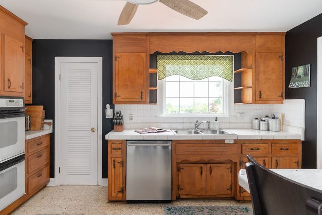 681 Brick Church Ln, Whites Creek, TN 37189
