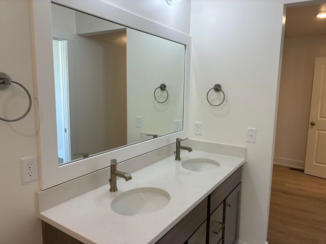15737 Hawley Drive 33, Grand Haven, MI 49417