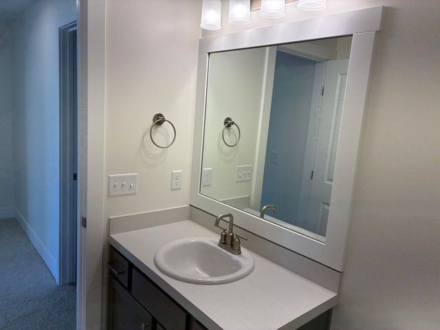 15737 Hawley Drive 33, Grand Haven, MI 49417