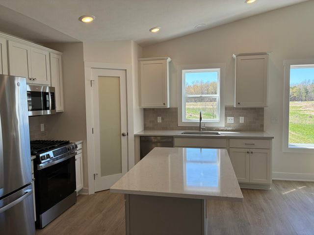 15737 Hawley Drive 33, Grand Haven, MI 49417
