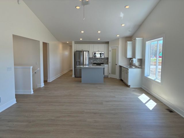 15737 Hawley Drive 33, Grand Haven, MI 49417