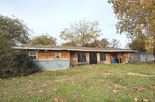 17 Macarthur Drive B, Denison, TX 75020