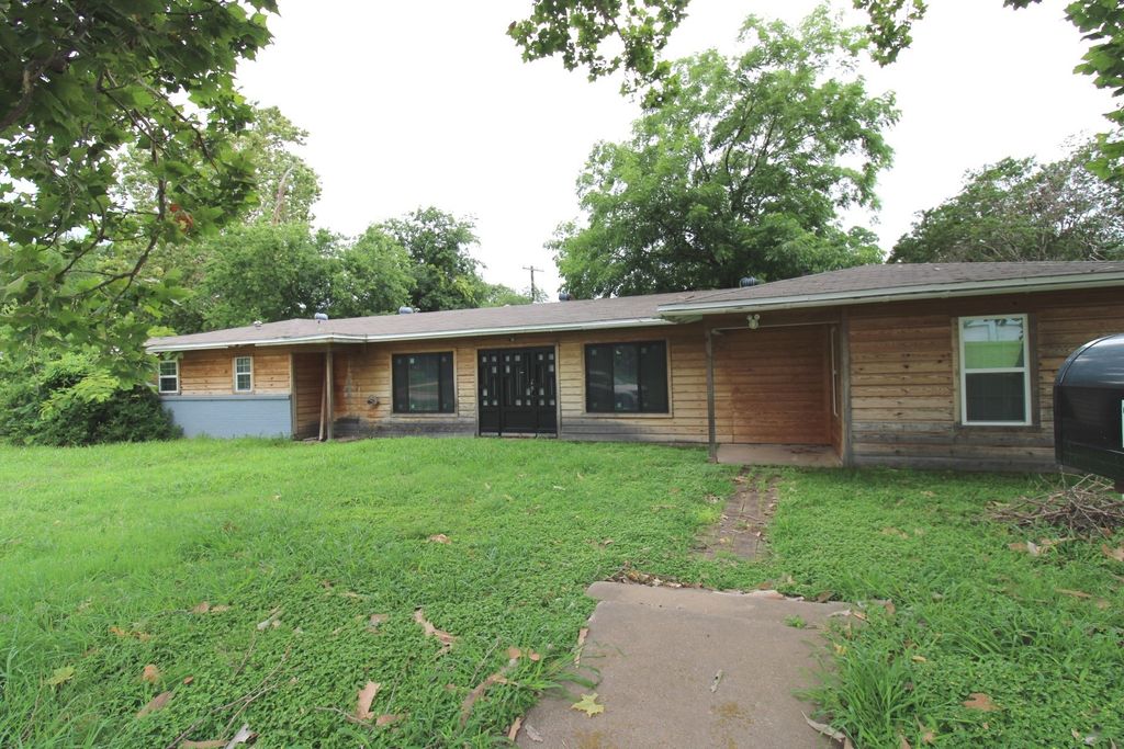 17 Macarthur Drive B, Denison, TX 75020
