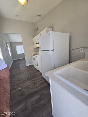 1713 Fairfield Avenue, Las Vegas, NV 89102