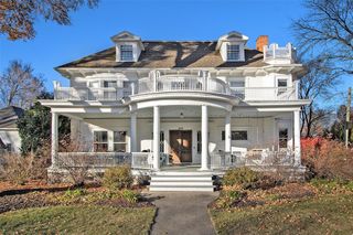 208 W Prospect Street, Marshall, MI 49068