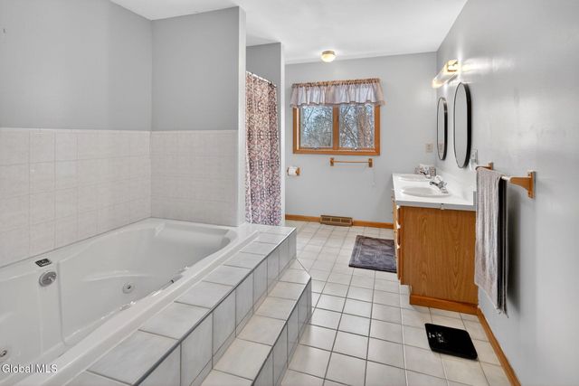 1005 New Scotland Road, Albany, NY 12208