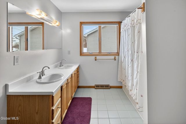 1005 New Scotland Road, Albany, NY 12208