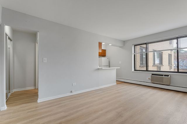 6758 N Sheridan Avenue 547, Chicago, IL 60626