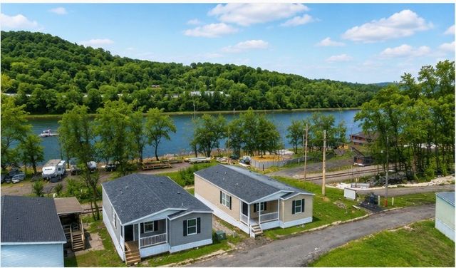 16 Surf Dr, Forward Twp, PA 15020