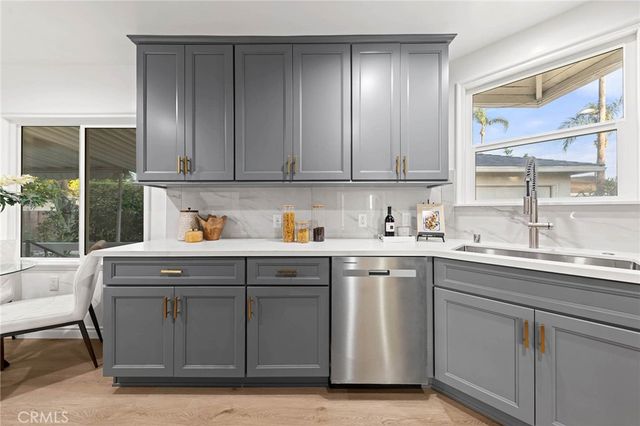 1505 N Rosewood Avenue, Santa Ana, CA 92706