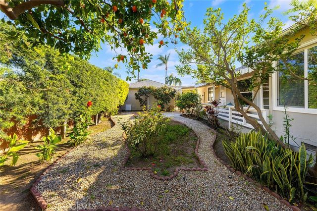 1505 N Rosewood Avenue, Santa Ana, CA 92706