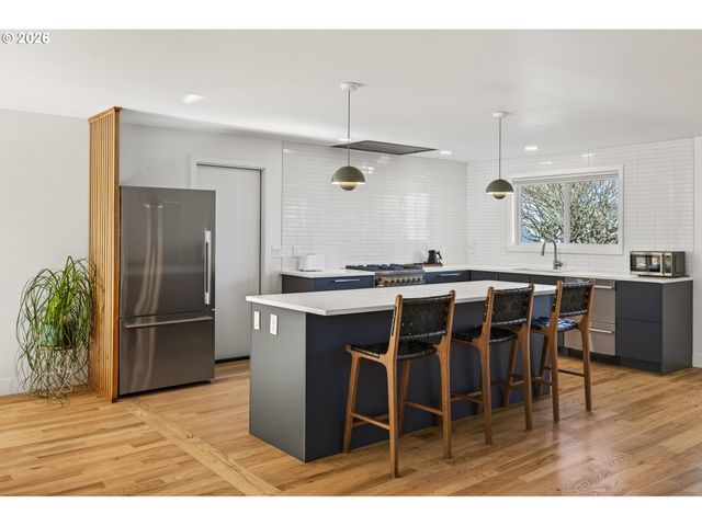 5214 Ne JESSUP St, Portland, OR 97218