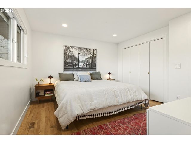 5214 Ne JESSUP St, Portland, OR 97218