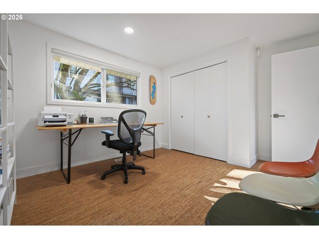 5214 Ne JESSUP St, Portland, OR 97218