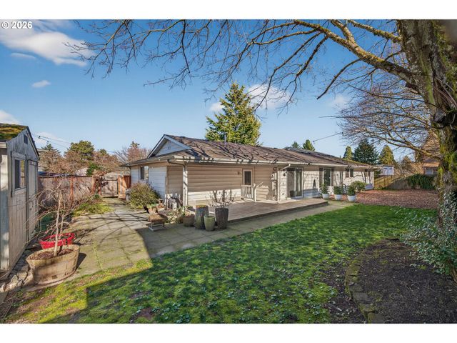 5214 Ne JESSUP St, Portland, OR 97218