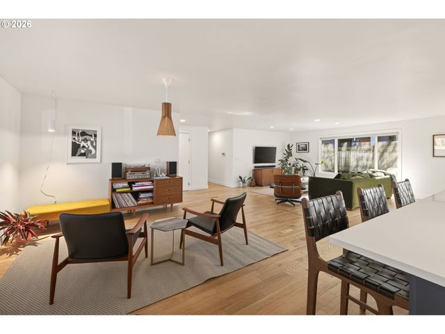 5214 Ne JESSUP St, Portland, OR 97218