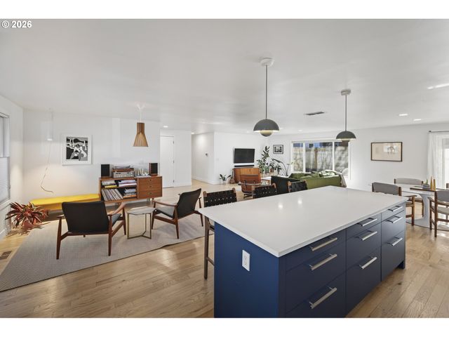 5214 Ne JESSUP St, Portland, OR 97218