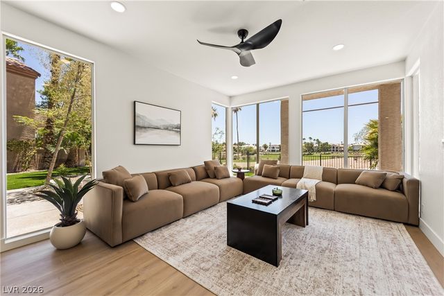 8921 Diamond Falls Drive, Las Vegas, NV 89117
