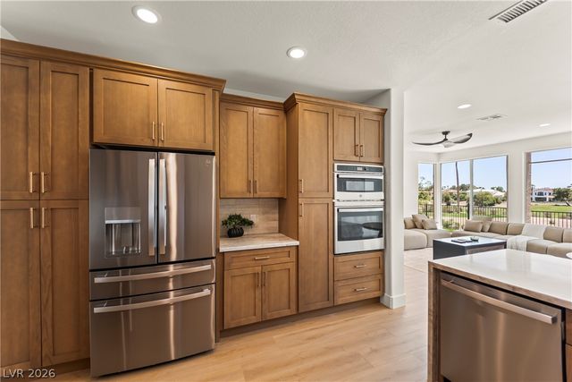8921 Diamond Falls Drive, Las Vegas, NV 89117