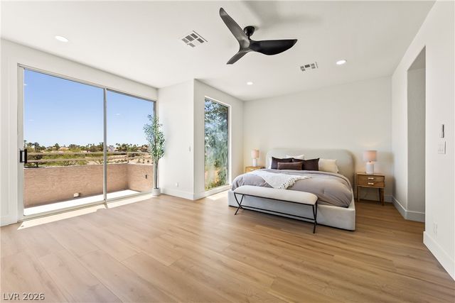 8921 Diamond Falls Drive, Las Vegas, NV 89117