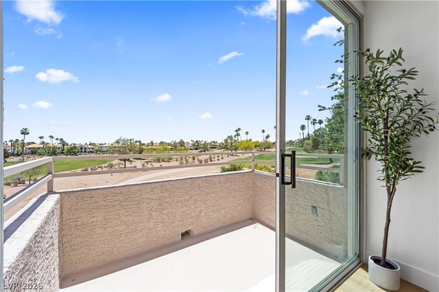 8921 Diamond Falls Drive, Las Vegas, NV 89117