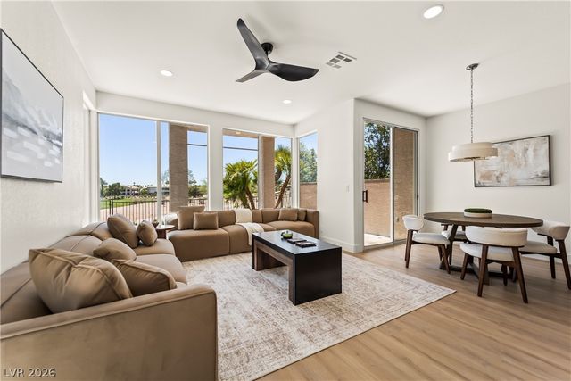 8921 Diamond Falls Drive, Las Vegas, NV 89117