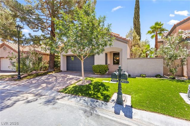 8921 Diamond Falls Drive, Las Vegas, NV 89117