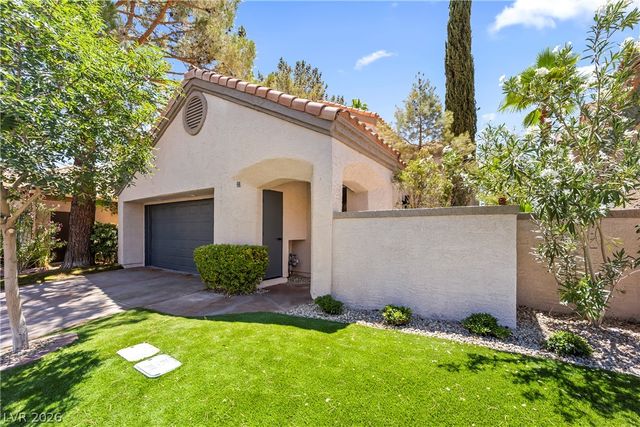8921 Diamond Falls Drive, Las Vegas, NV 89117