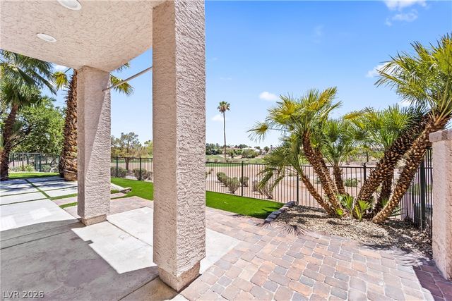 8921 Diamond Falls Drive, Las Vegas, NV 89117