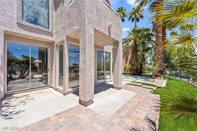 8921 Diamond Falls Drive, Las Vegas, NV 89117