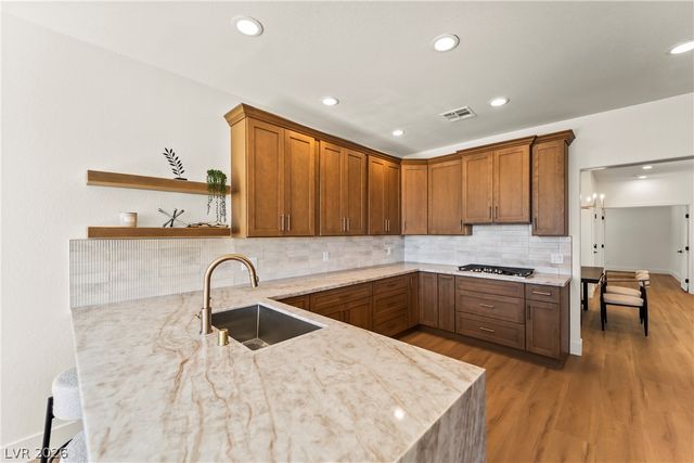 8921 Diamond Falls Drive, Las Vegas, NV 89117