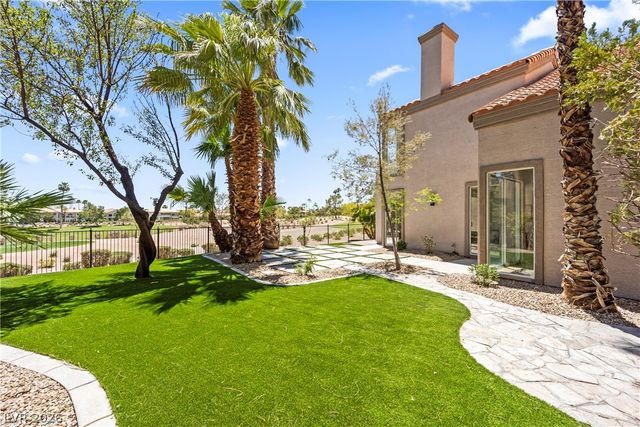 8921 Diamond Falls Drive, Las Vegas, NV 89117
