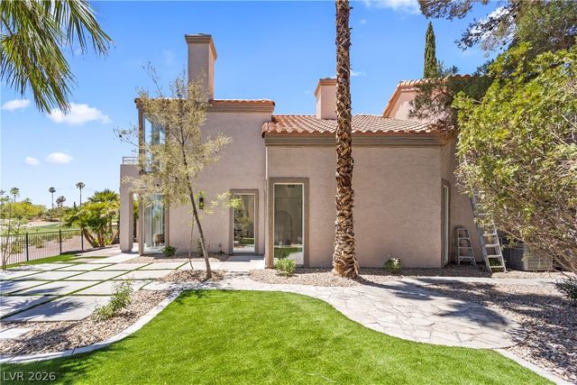 8921 Diamond Falls Drive, Las Vegas, NV 89117