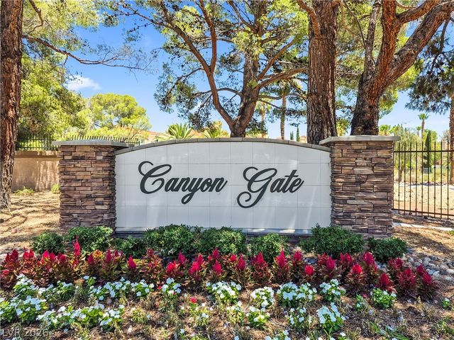 8921 Diamond Falls Drive, Las Vegas, NV 89117