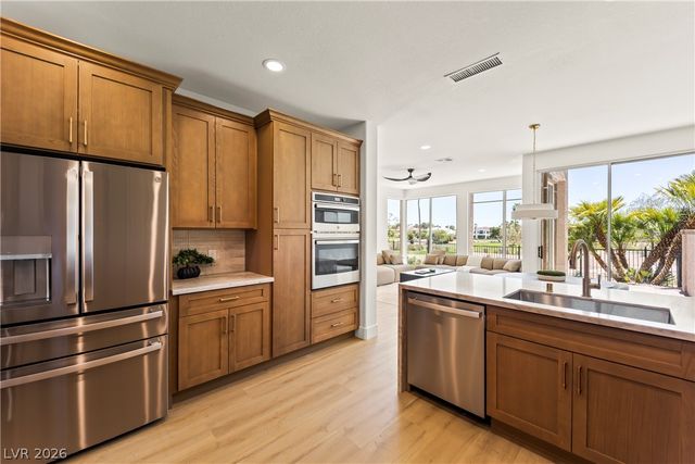 8921 Diamond Falls Drive, Las Vegas, NV 89117