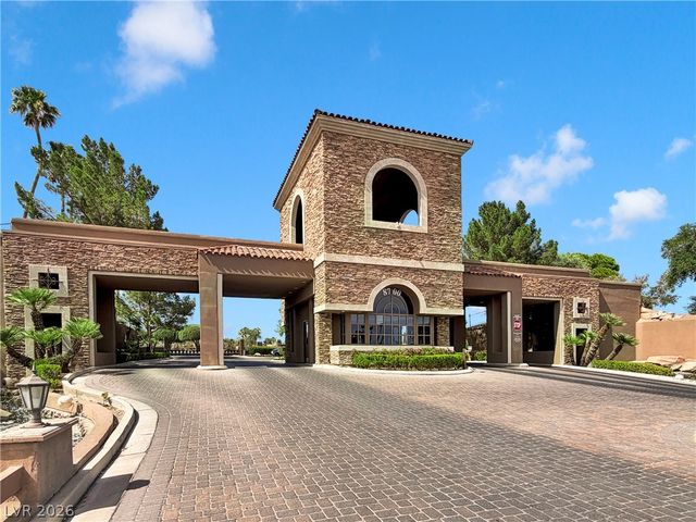 8921 Diamond Falls Drive, Las Vegas, NV 89117