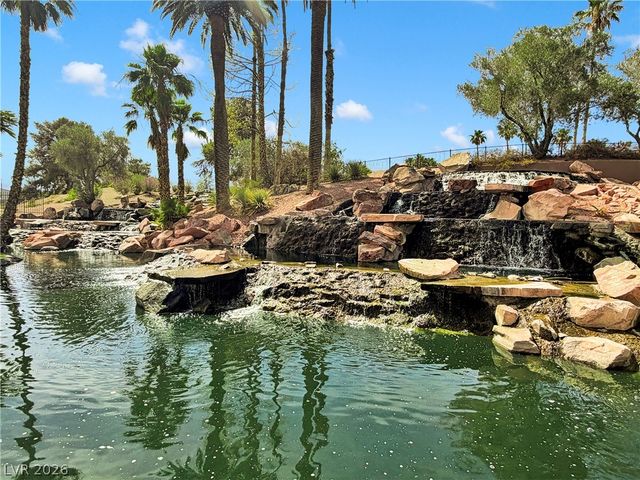 8921 Diamond Falls Drive, Las Vegas, NV 89117